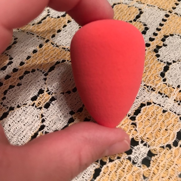 ❌SOLD❌Makeup blender - Picture 2 of 2